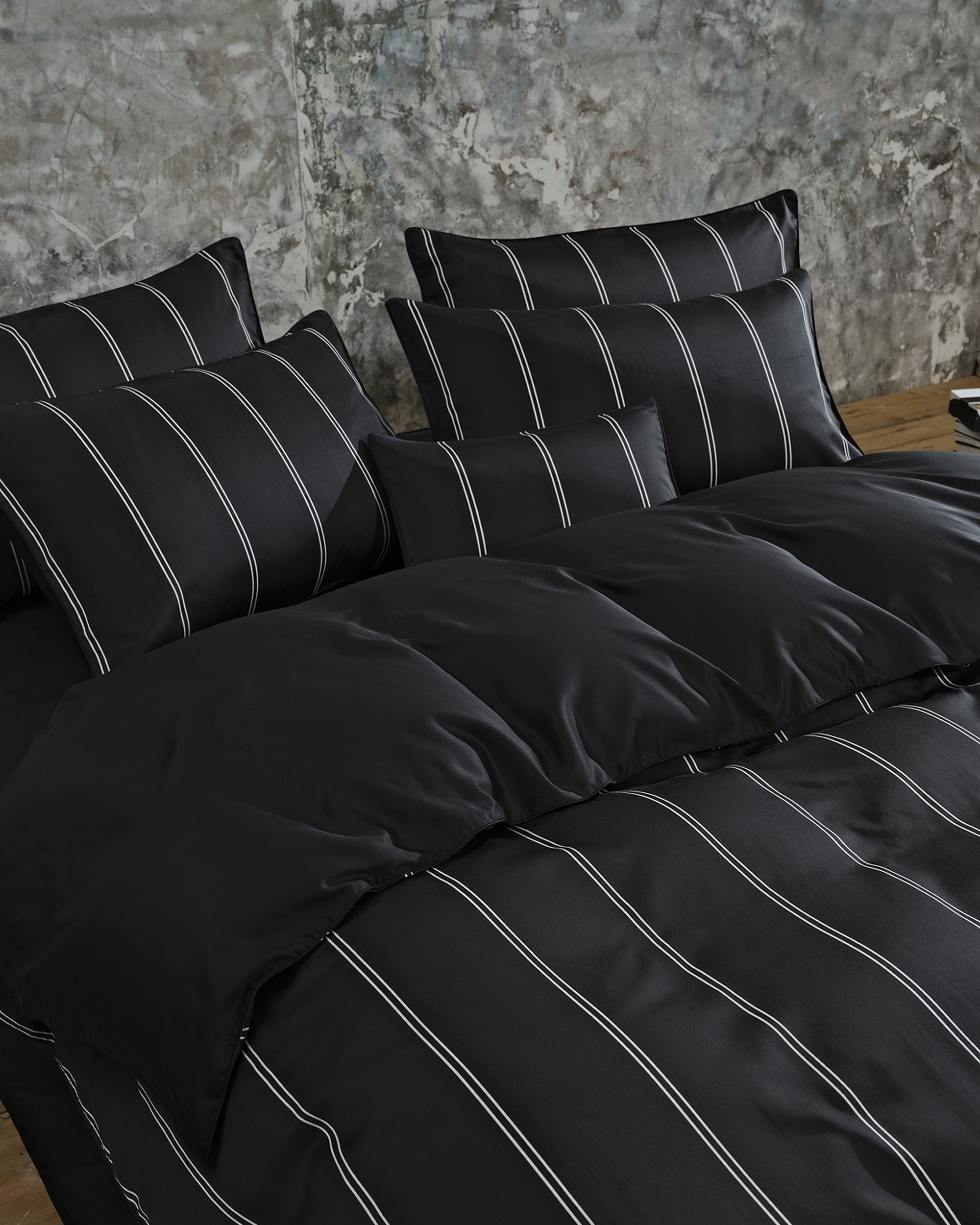 Black Dual Pinstripe Pillowcase