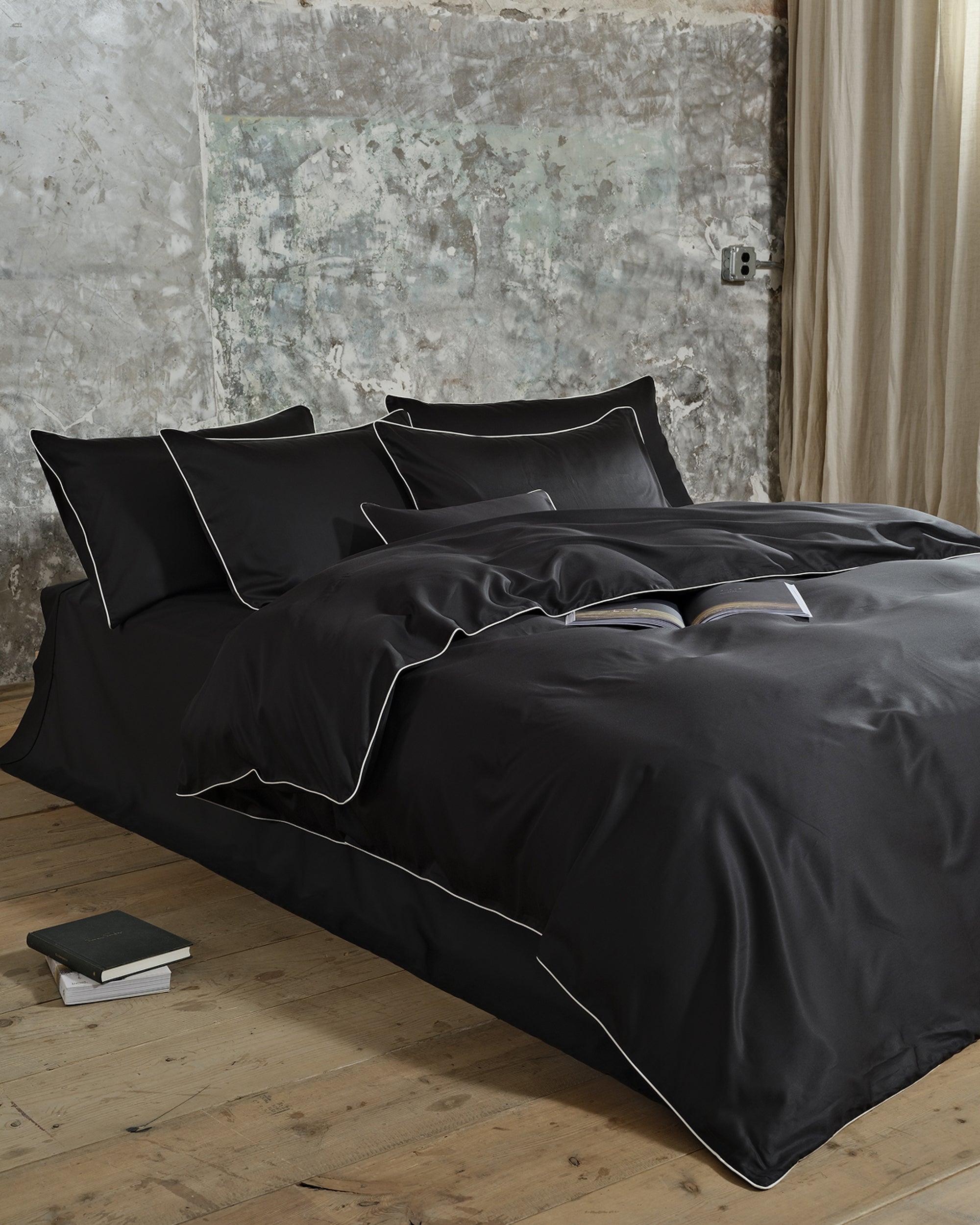 Thin Black White Stroke Duvet Cover