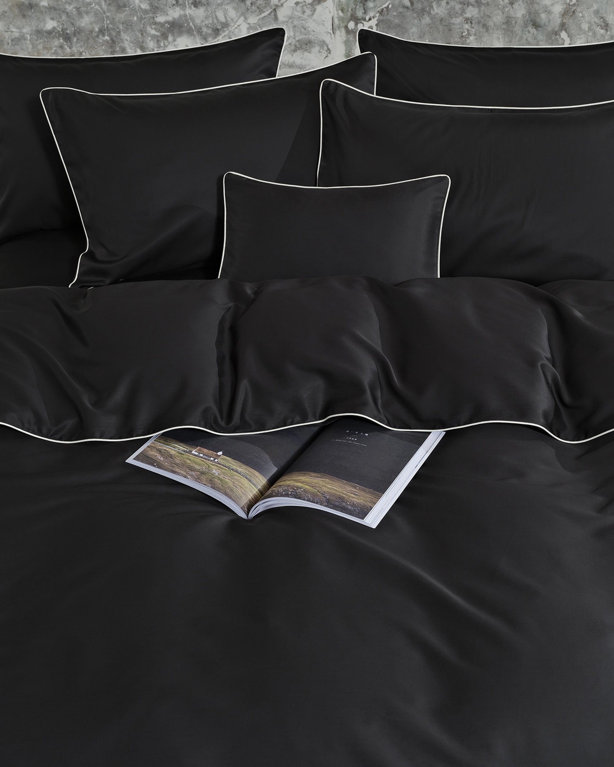 Thin Black White Stroke Duvet Cover