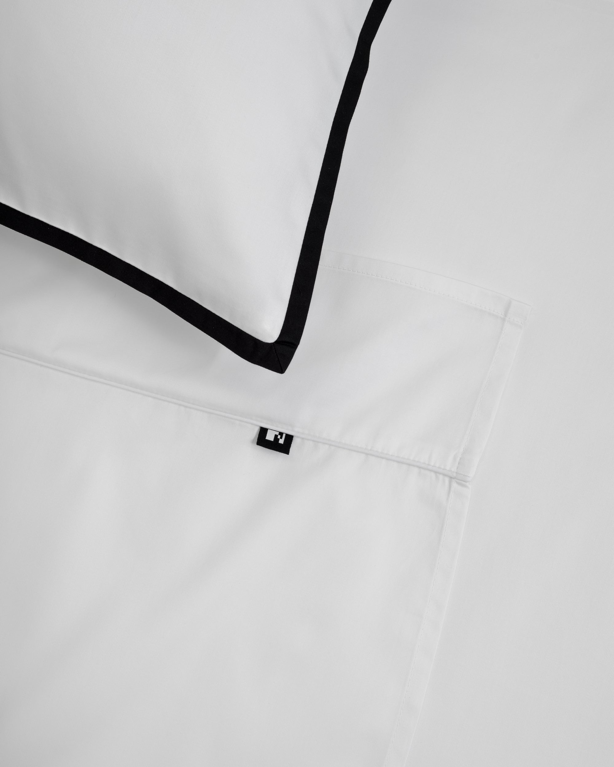 White Black Stroke Flat Sheet