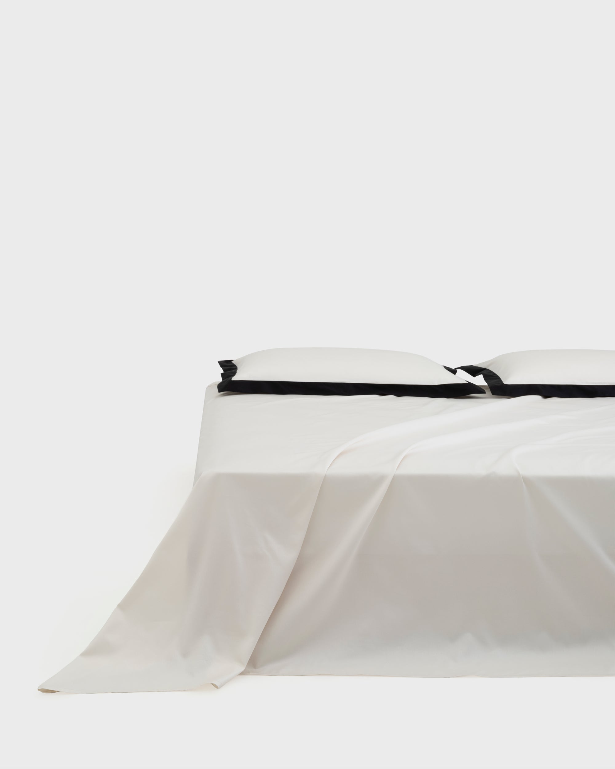 Wide White Black Stroke Flat Sheet