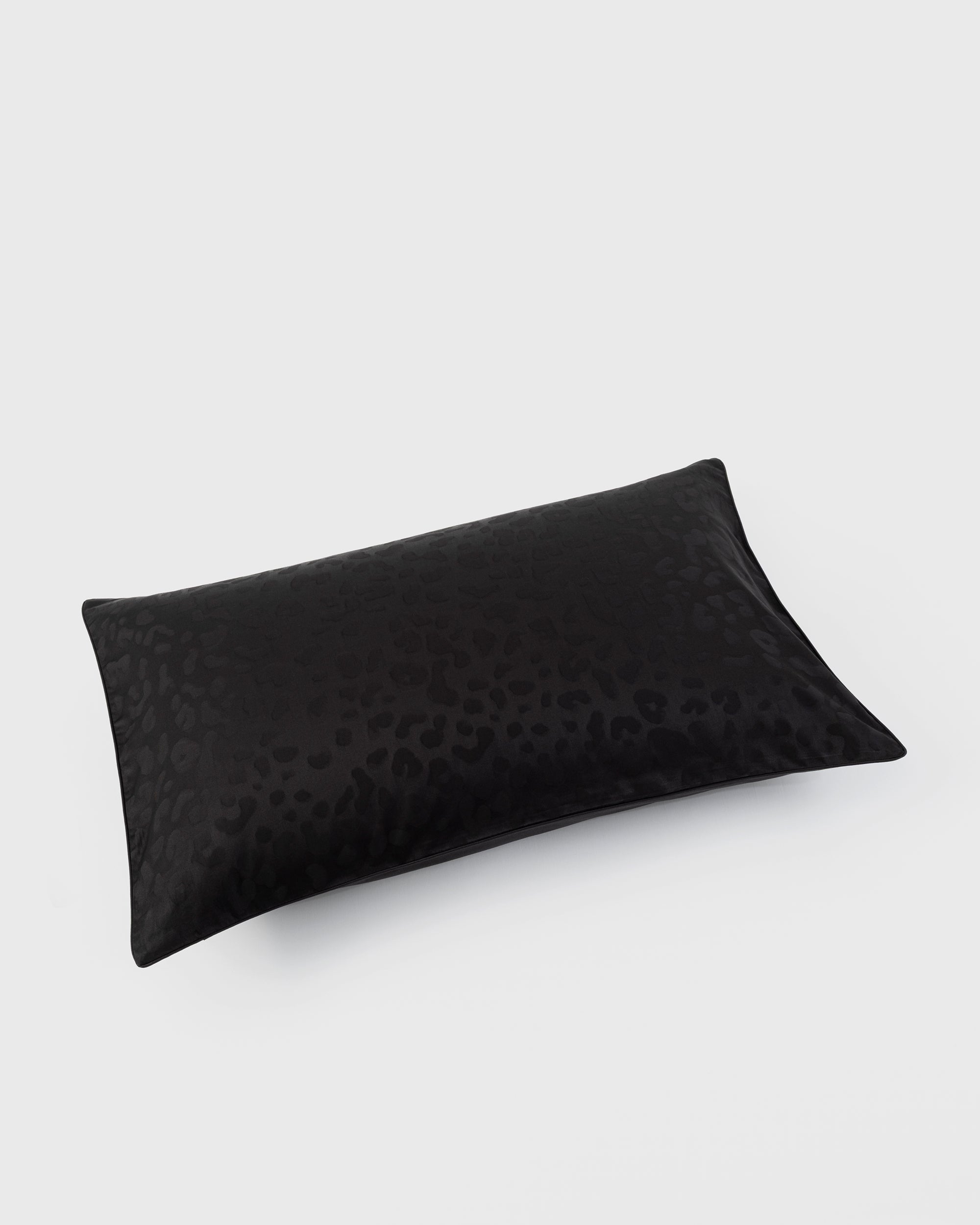 Black Jacquard Leopard Pillowcase