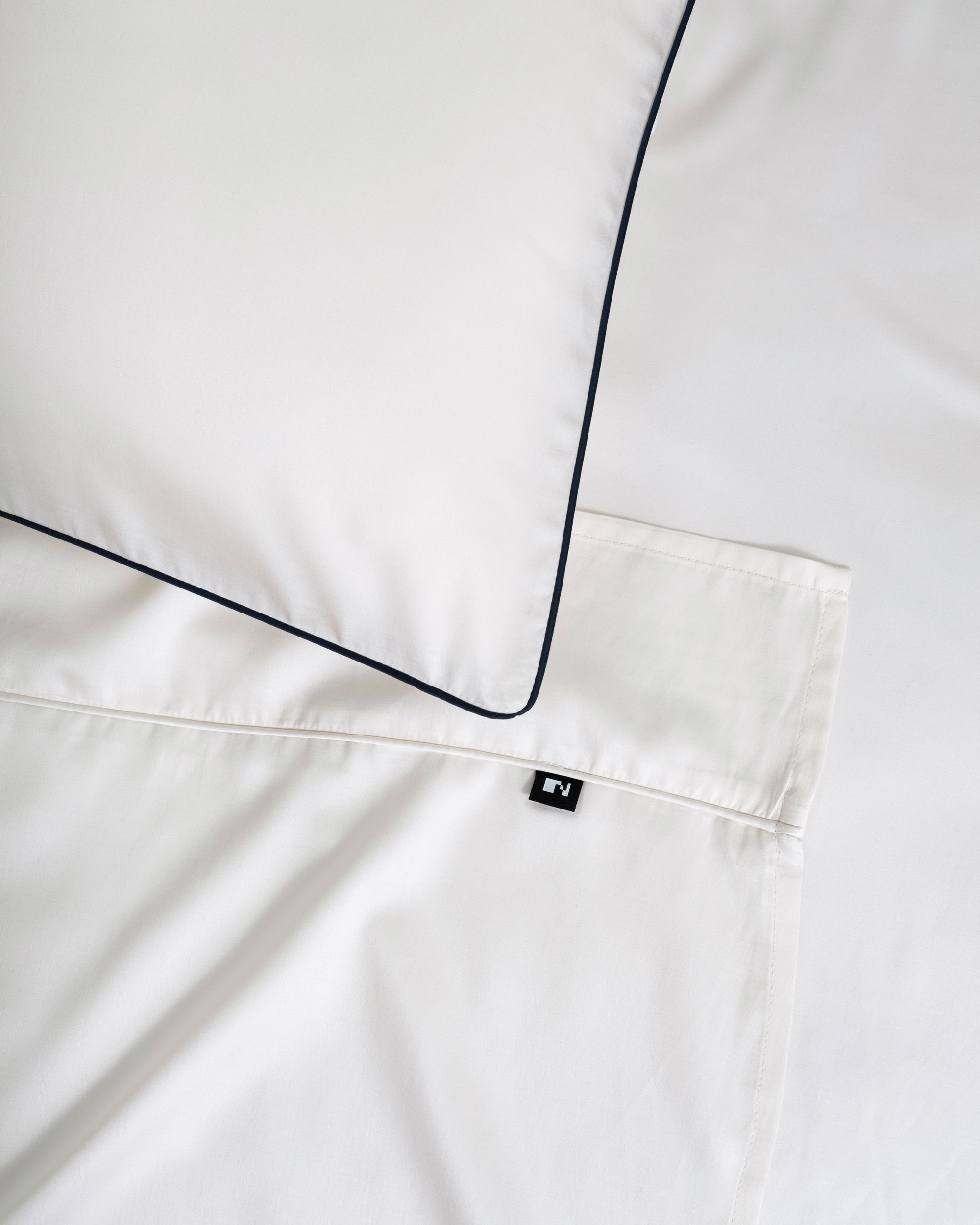 Thin White Blue Stroke Flat Sheet